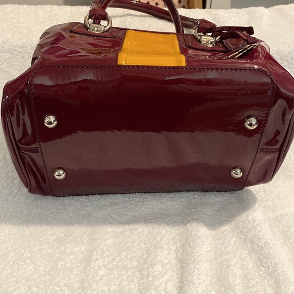 Dolce&gabbana patent leather Lily stripe bag. Cherry color egg yolk stripe. - Picture 3 of 16